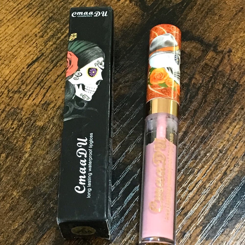 Long-Lasting Lipgloss in Light Pink
